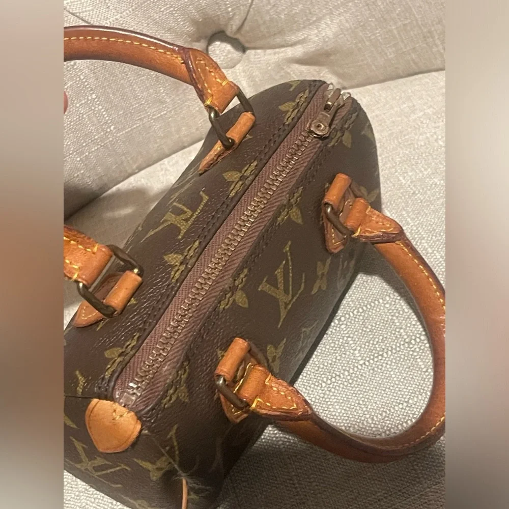 Authentic Vintage Louis Vuitton speedy mini hl monogram canvas bag